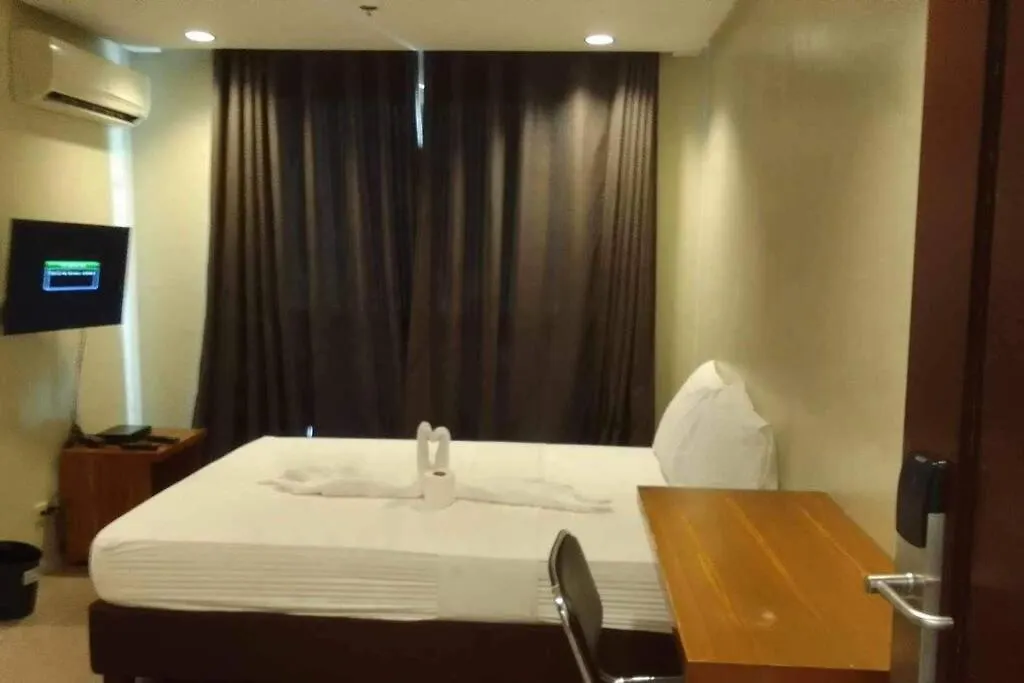 Spacious Studio Apartment B304 Manila